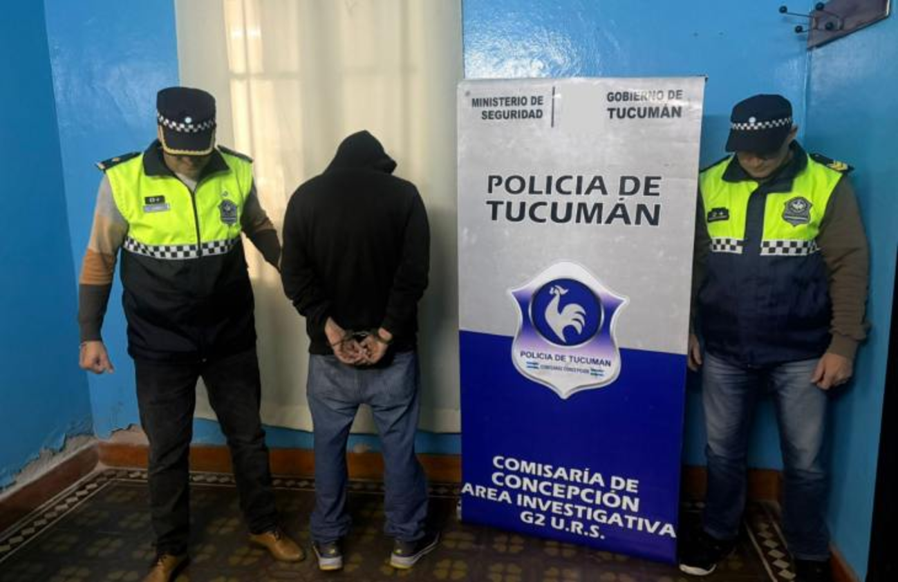 Arrestaron al hombre que se trepó a la camioneta de su expareja