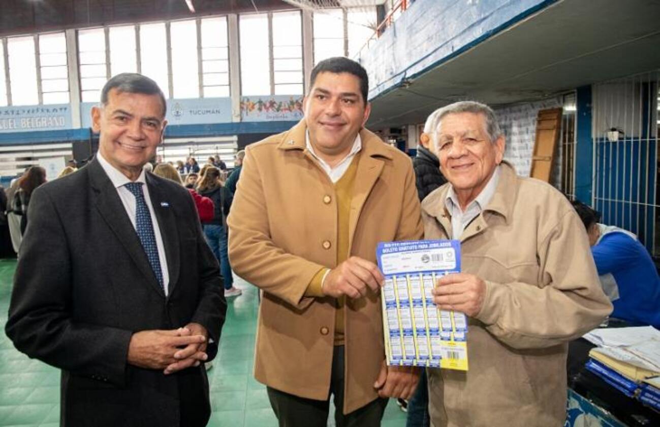 Nazur encabezó la entrega del Boleto para jubilados en el Complejo Belgrano