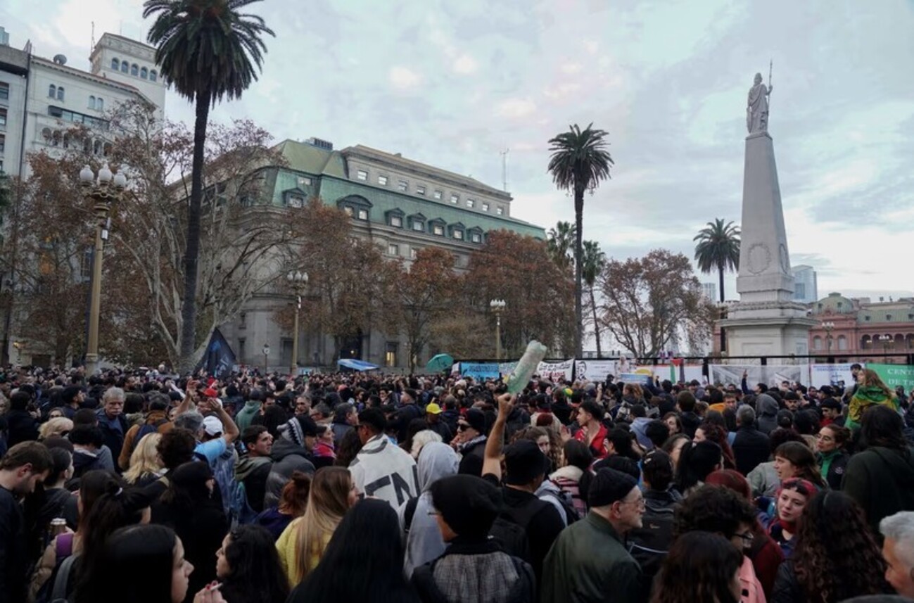 La Plaza de Mayo se convirtió en el epicentro de una misa ricotera