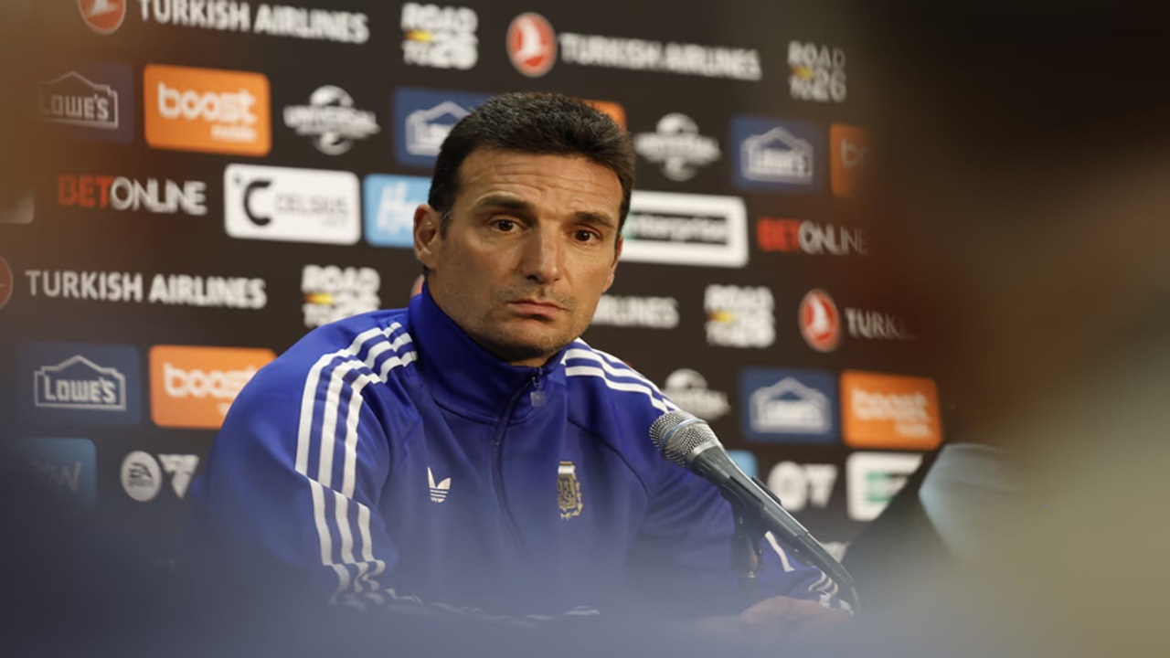 Scaloni confirmó que el “Dibu” Martínez no atajará en los amistosos