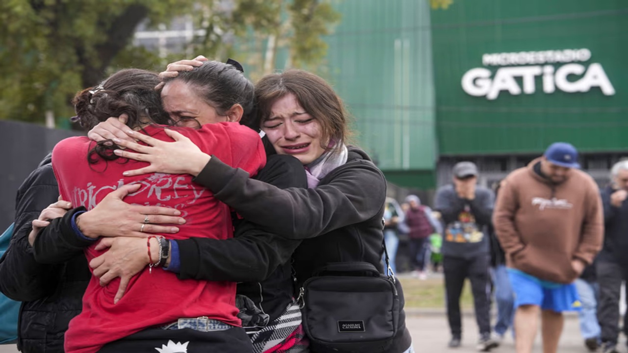 Homenaje al Indio: Estiman un millón de fanáticos en su velatorio